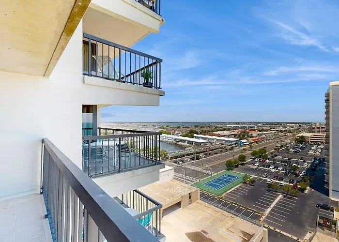 With Balcony Washer & Dryer Pools Game Tennis & Gym Holiday home