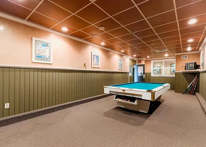 With Balcony Washer & Dryer Pools Game Tennis & Gym Holiday home *