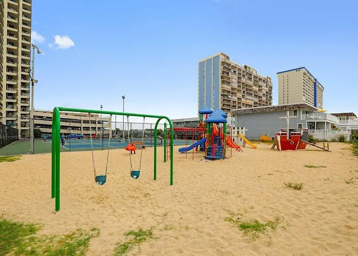 With Balcony Washer & Dryer Pools Game Tennis & Gym *