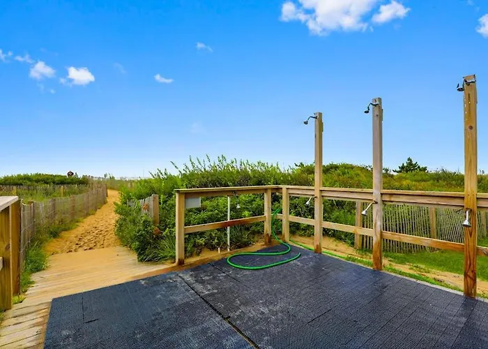 With Balcony Washer & Dryer Pools Game Tennis & Gym Holiday home